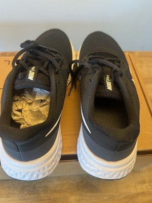 Nike Revolution 5 Women's Size 8 Black White Running Shoes NIB BQ3207-002