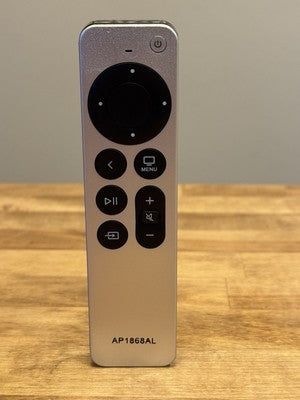 BRAND NEW UNIVERSAL APPLE REMOTE CONTROL MODEL AP1868AL SILVER 3rd GENERATION